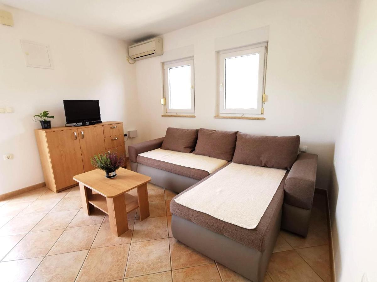 Apartment Dundo in quiet green area Medulin Buitenkant foto