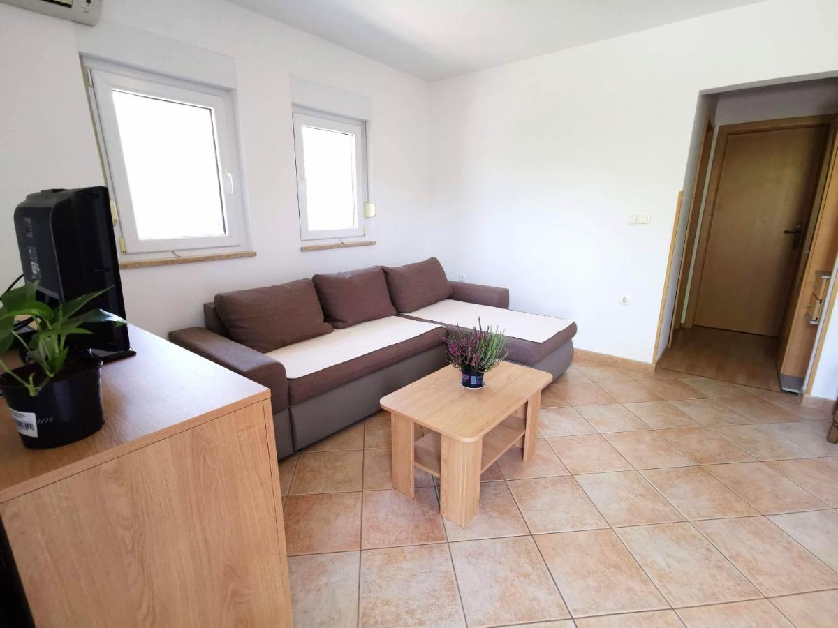 Apartment Dundo in quiet green area Medulin Buitenkant foto